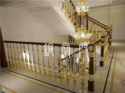 铜栏杆，第一眼便已经喜欢上了！